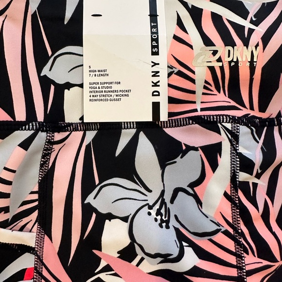 NWT- DKNY Sport 🩷Brand New! Small 7/8 ~Yoga/Workout pants! ~ Great Stretch - Picture 2 of 9